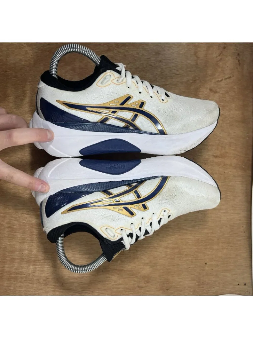 ASICS Gel Kayano 30 Anniversary women Size 7 Shoe 1012B577-100 White/Deep Ocean